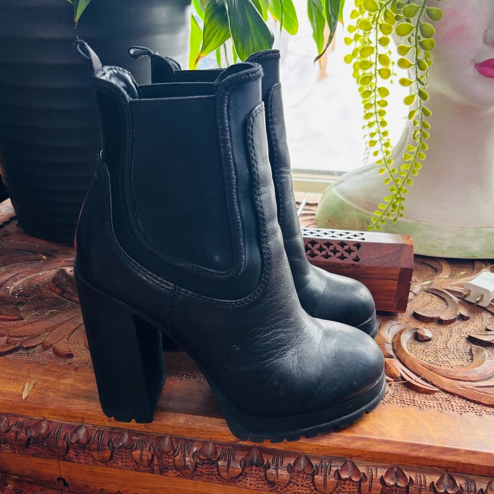 Aldo Black Heeled Ankle Boots